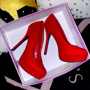 Women’s size 8 red velvet pumps